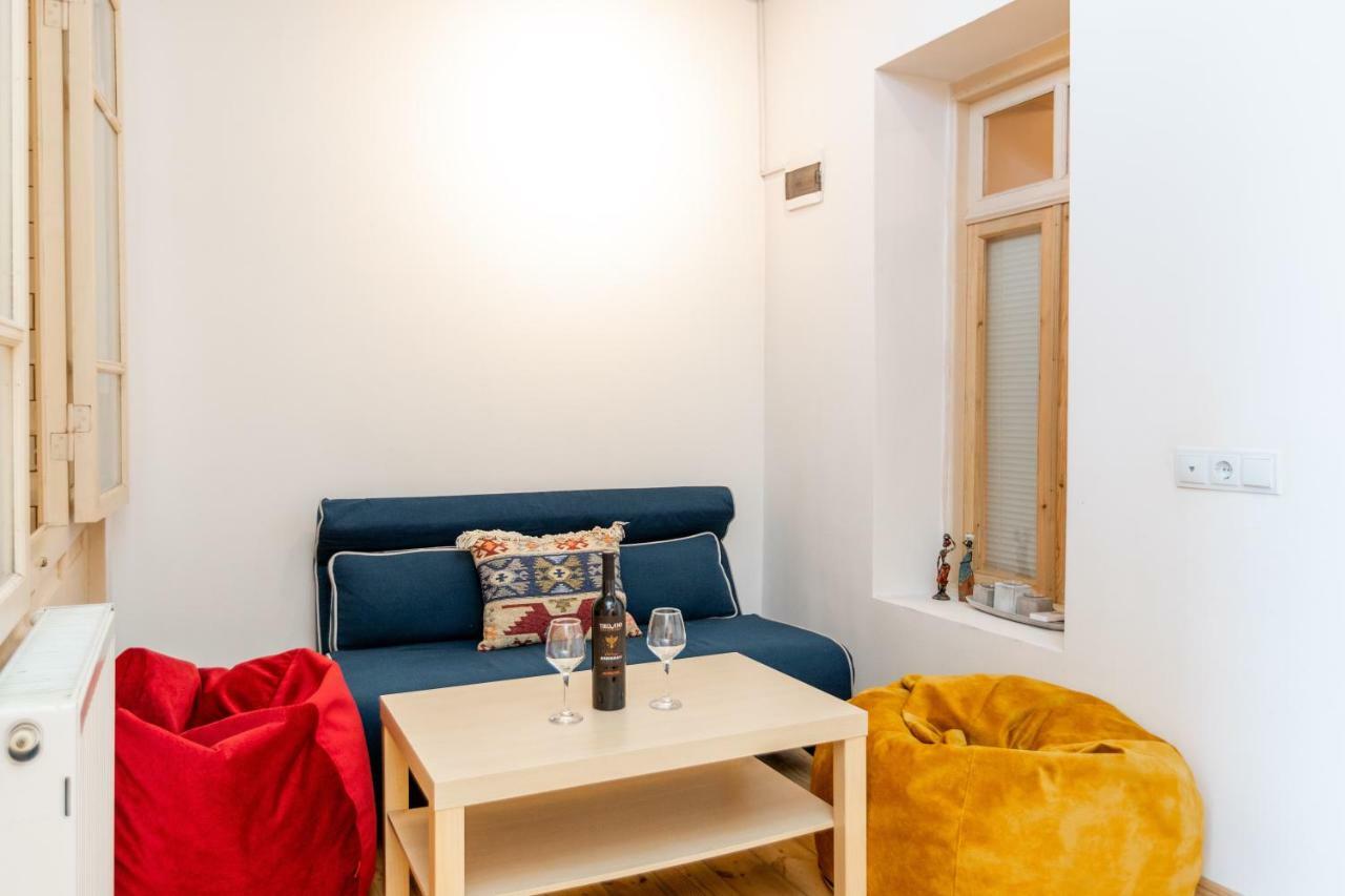 Nina' Cozy Apartment Тбилиси Екстериор снимка