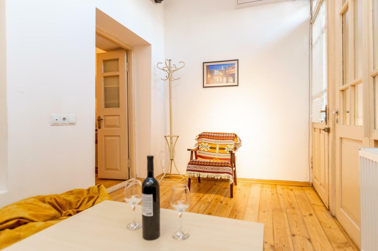 Nina' Cozy Apartment Тбилиси Екстериор снимка